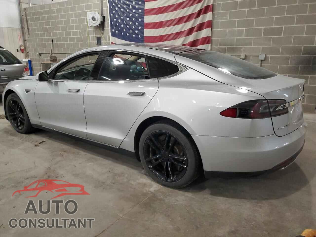 TESLA MODEL S 2013 - 5YJSA1CN6DFP18159