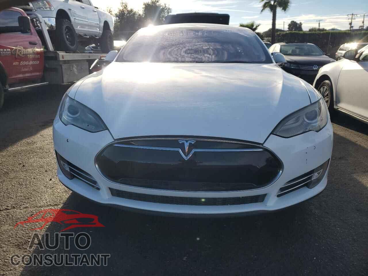 TESLA MODEL S 2013 - 5YJSA1CN7DFP27355