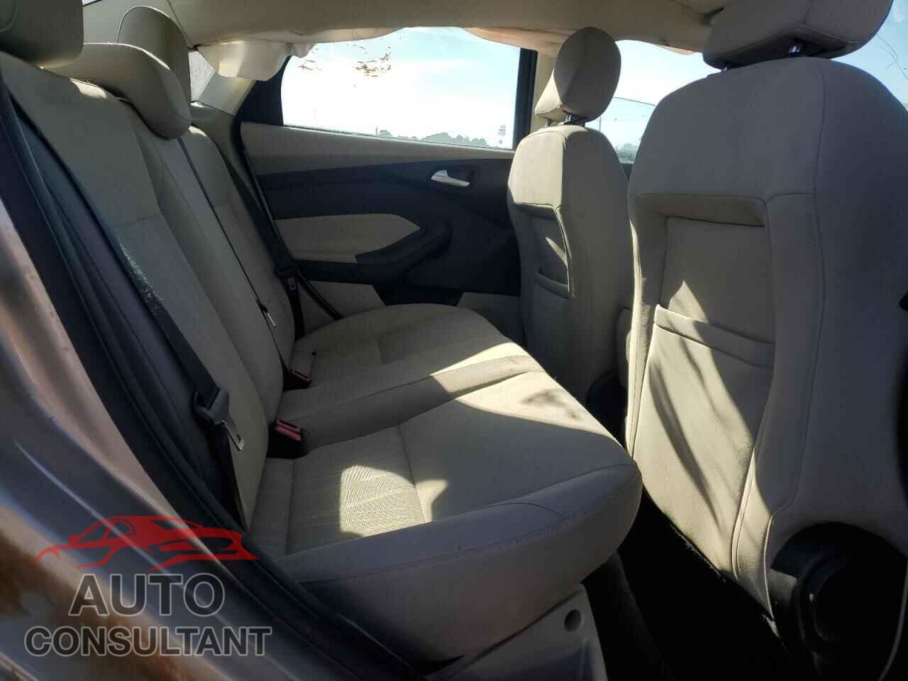 FORD FOCUS 2017 - 1FADP3F22HL227651