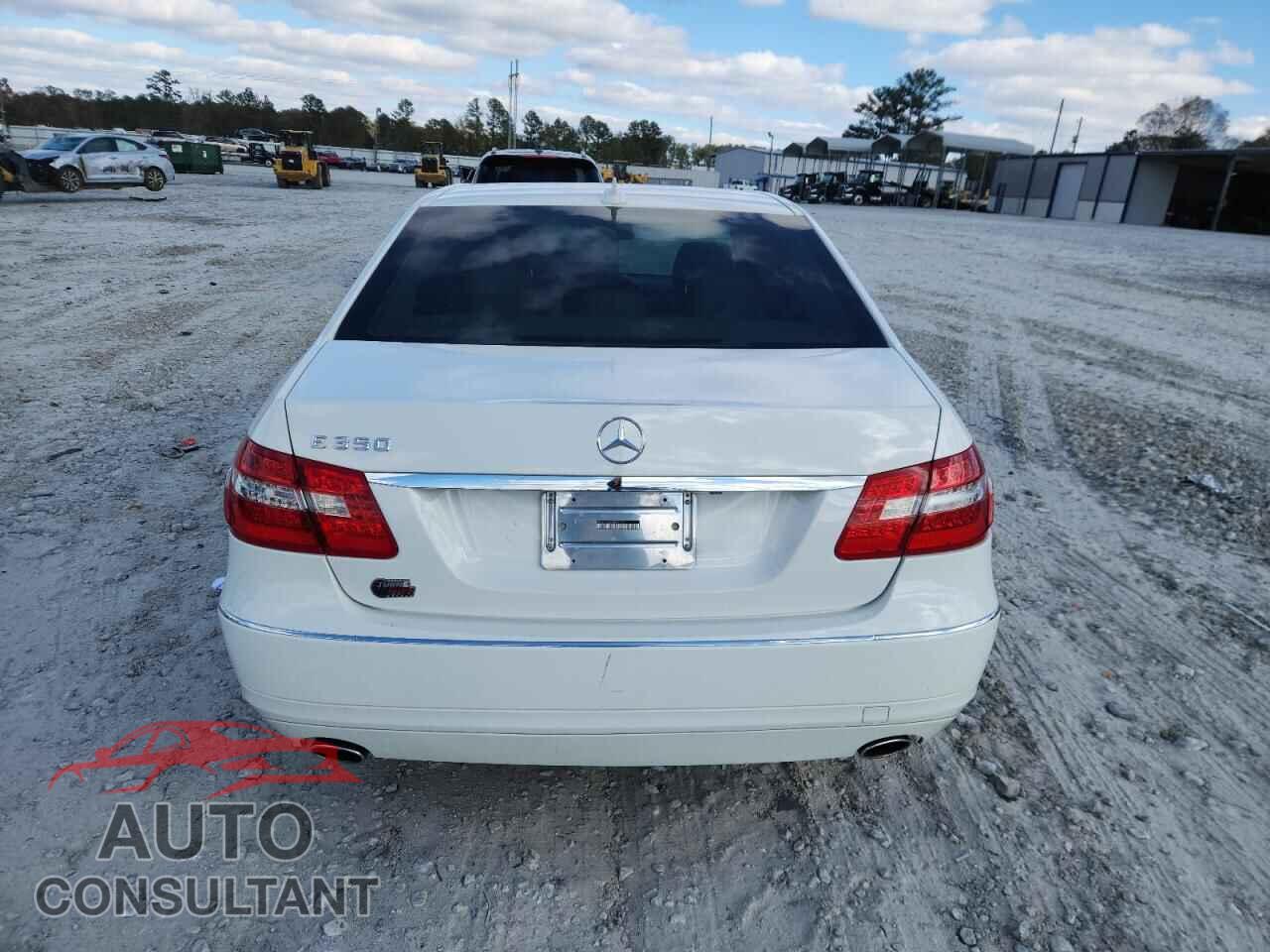 MERCEDES-BENZ E-CLASS 2011 - WDDHF5GB4BA275721