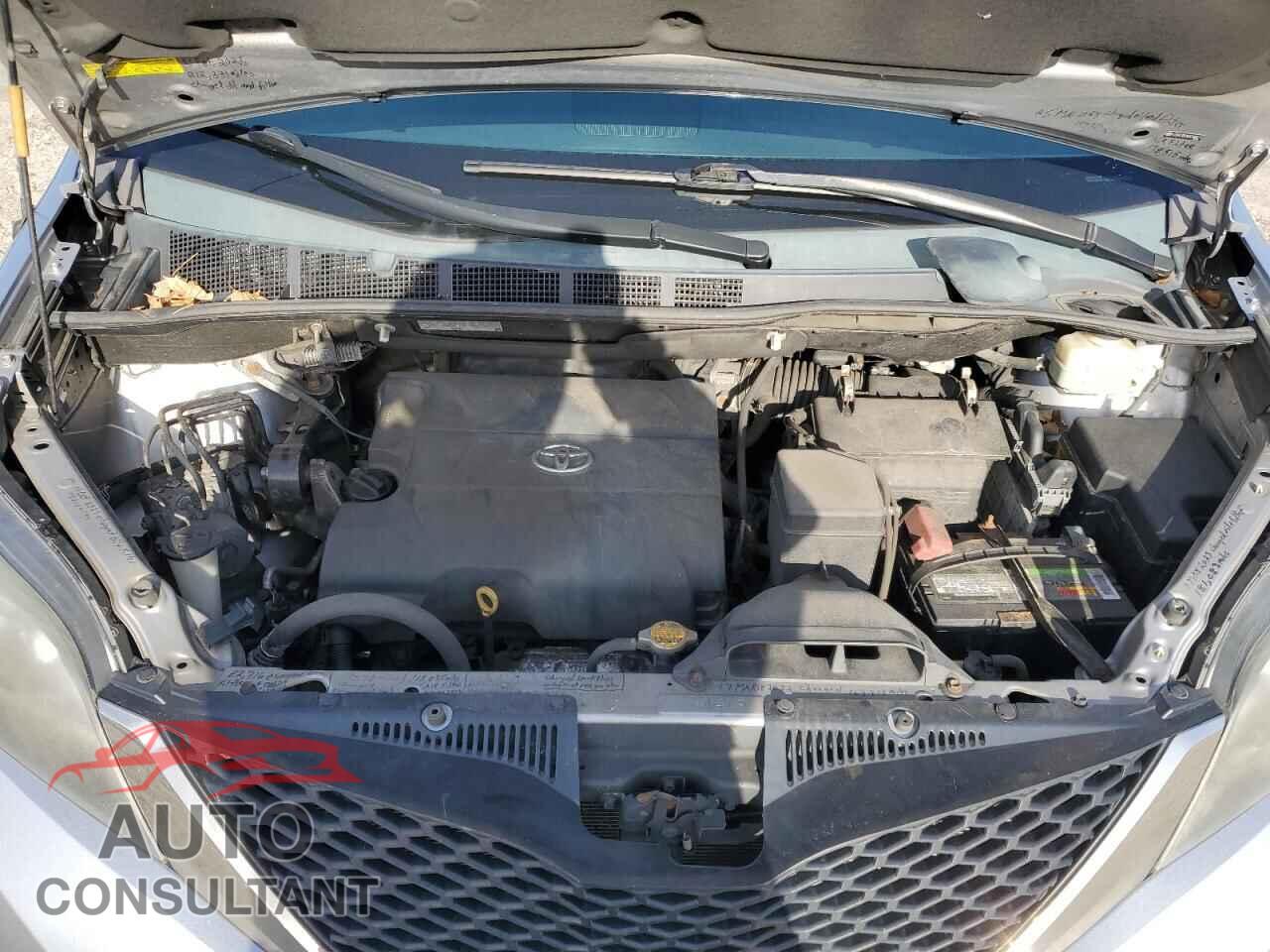 TOYOTA SIENNA 2013 - 5TDXK3DC8DS290571