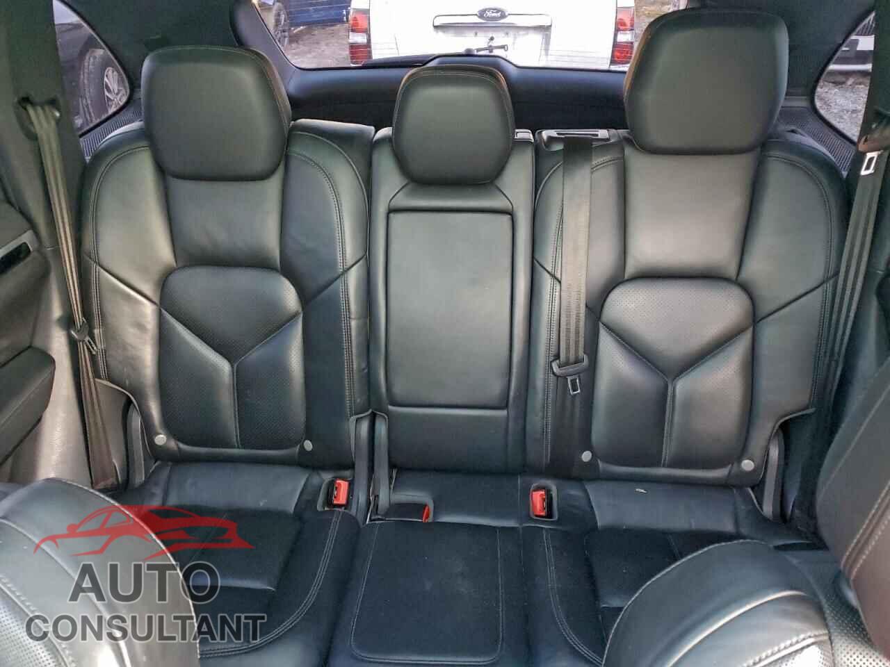 PORSCHE CAYENNE 2016 - WP1AA2A22GLA00831