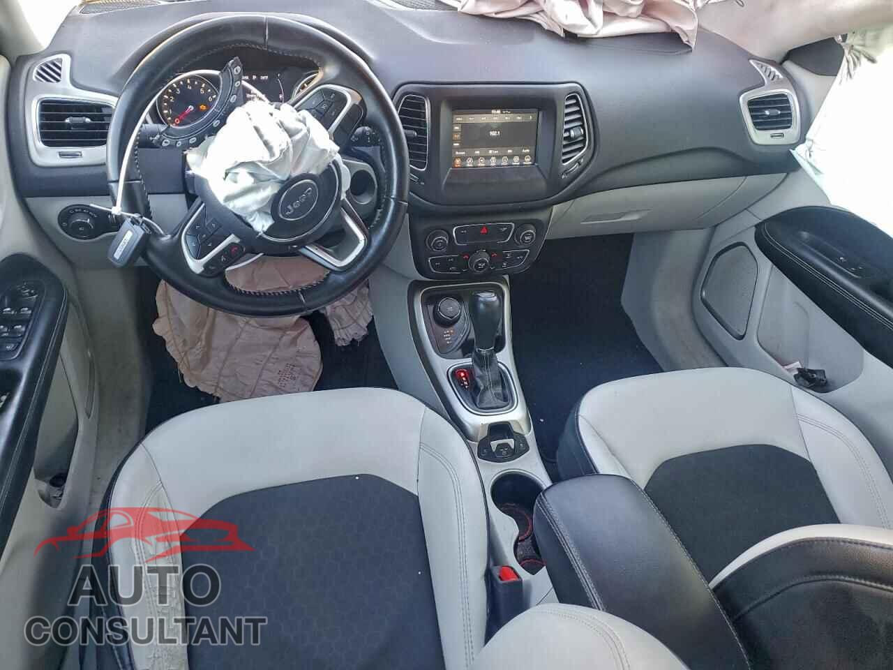 JEEP COMPASS 2019 - 3C4NJDBB9KT679748