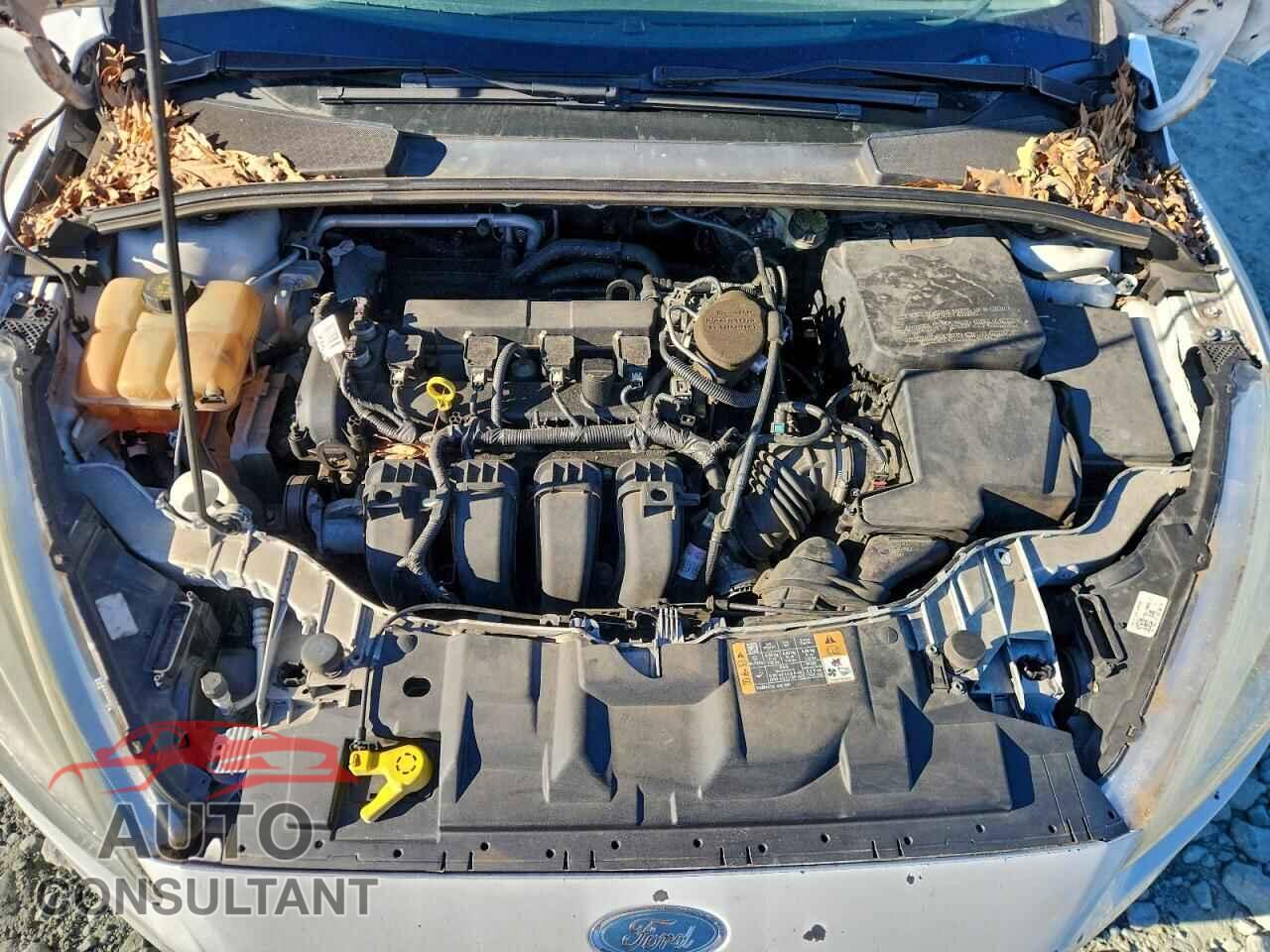 FORD FOCUS 2015 - 1FADP3E26FL362467