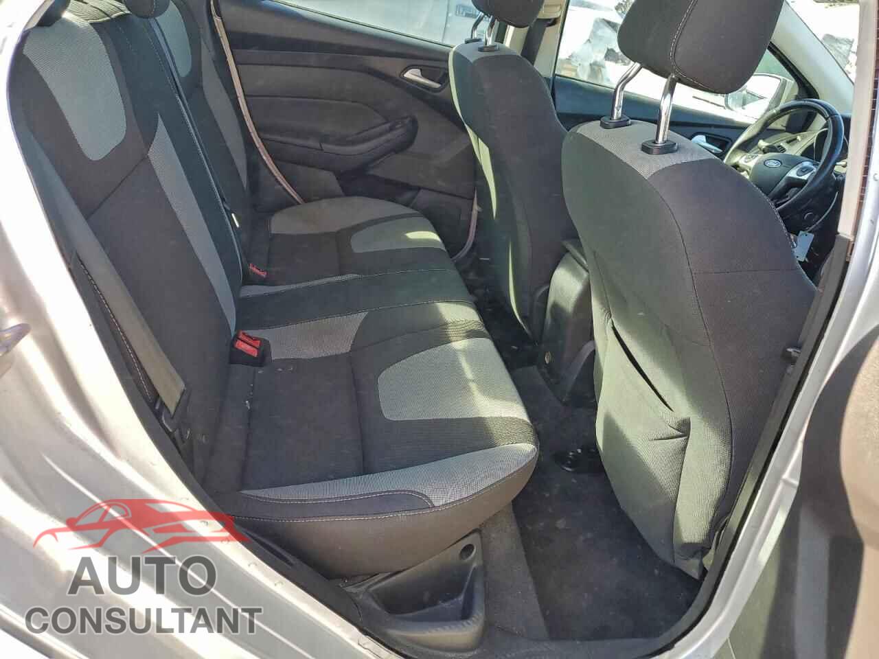 FORD FOCUS 2012 - 1FAHP3F24CL138481