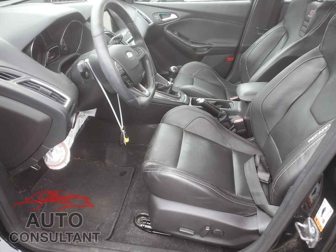 FORD FOCUS 2016 - 1FADP3L97GL301775