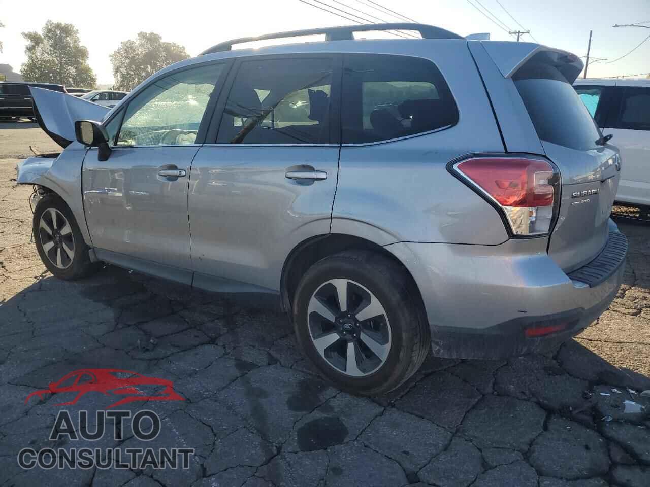 SUBARU FORESTER 2018 - JF2SJAJC8JH523257