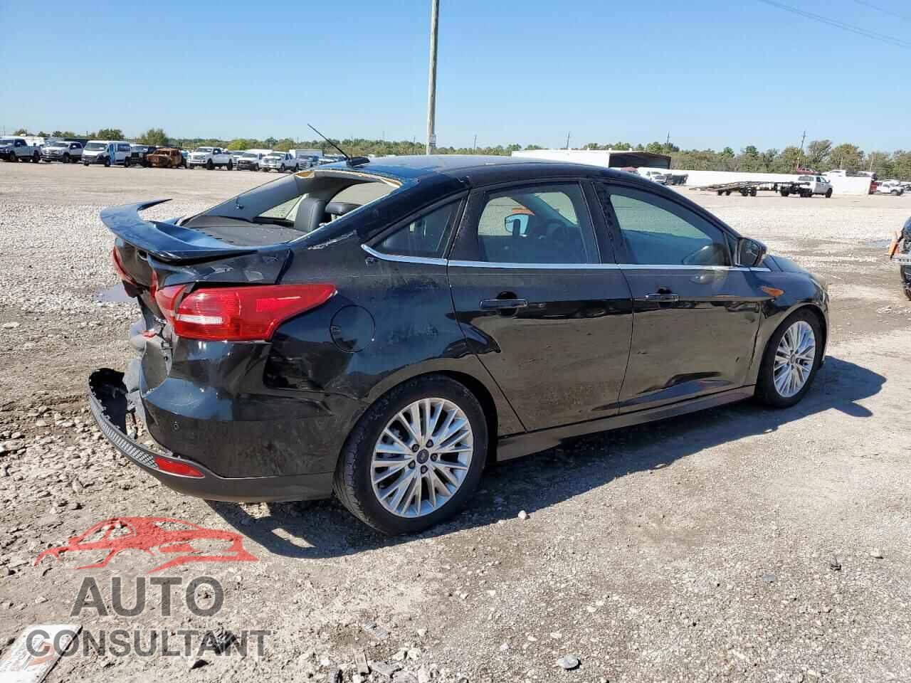 FORD FOCUS 2015 - 1FADP3J26FL261127