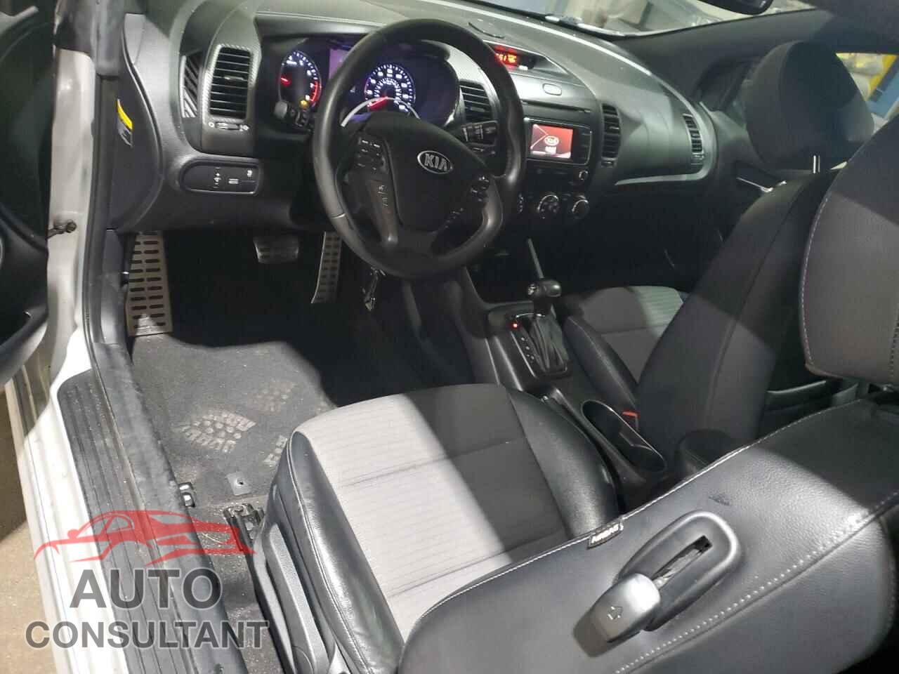 KIA FORTE 2014 - KNAFZ6A34E5247072