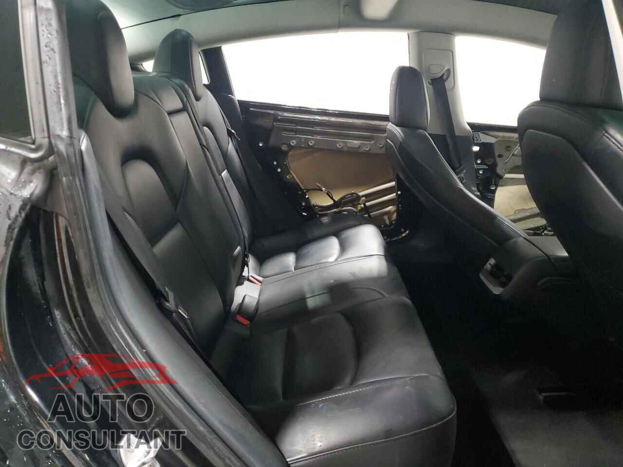 TESLA MODEL 3 2023 - 5YJ3E1EA5PF450776
