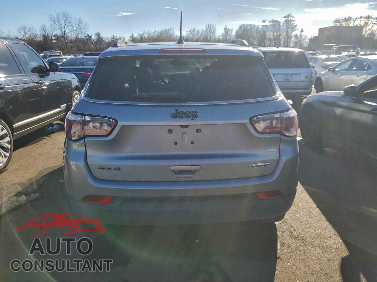 JEEP COMPASS 2018 - 3C4NJDBB6JT176239