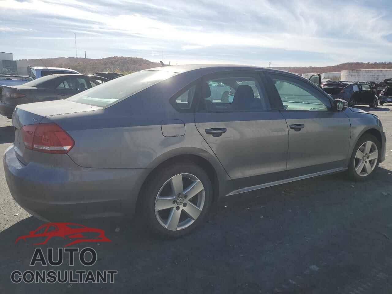 VOLKSWAGEN PASSAT 2015 - 1VWAT7A38FC014052