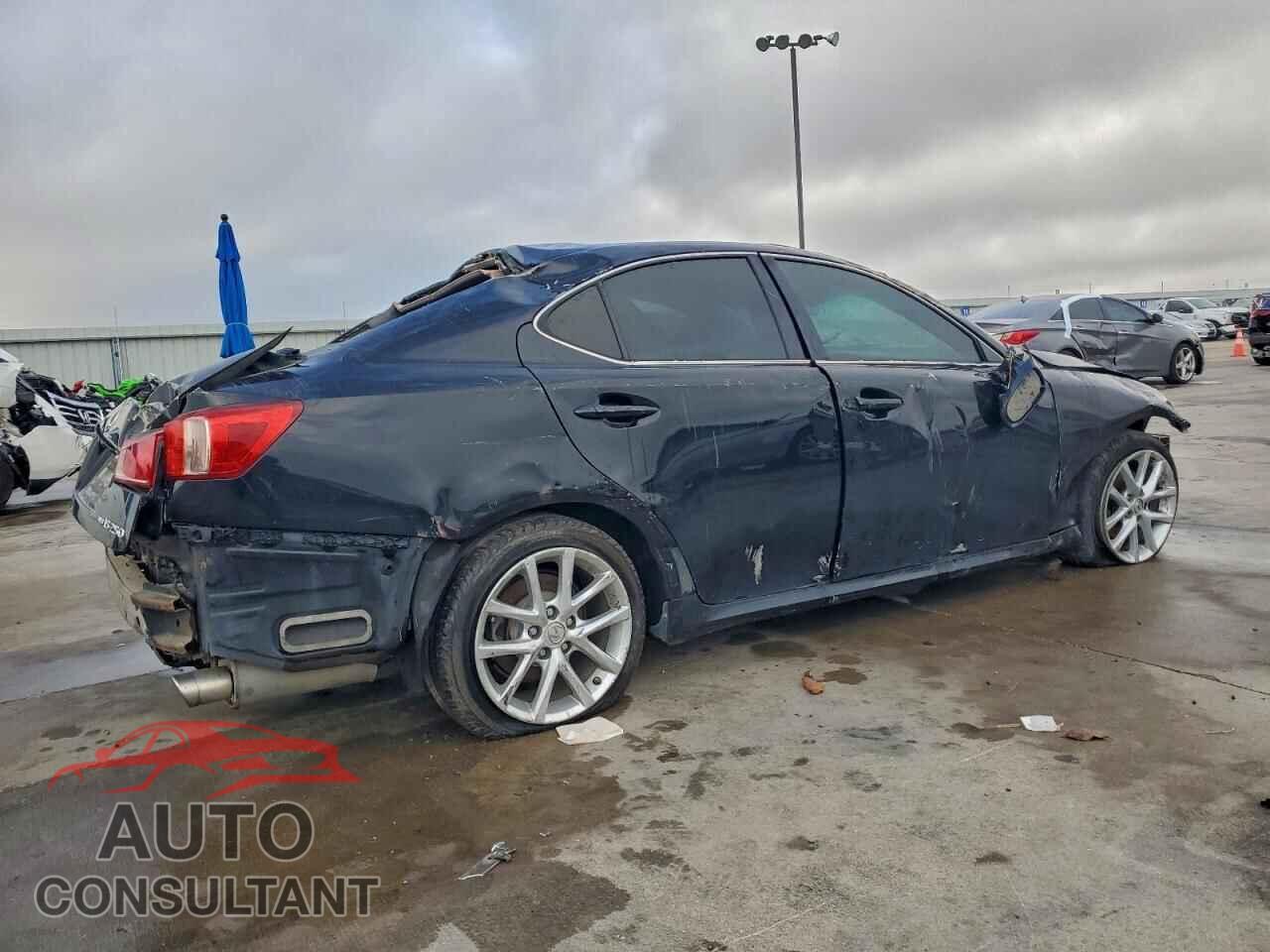 LEXUS IS 2011 - JTHCF5C29B5052169