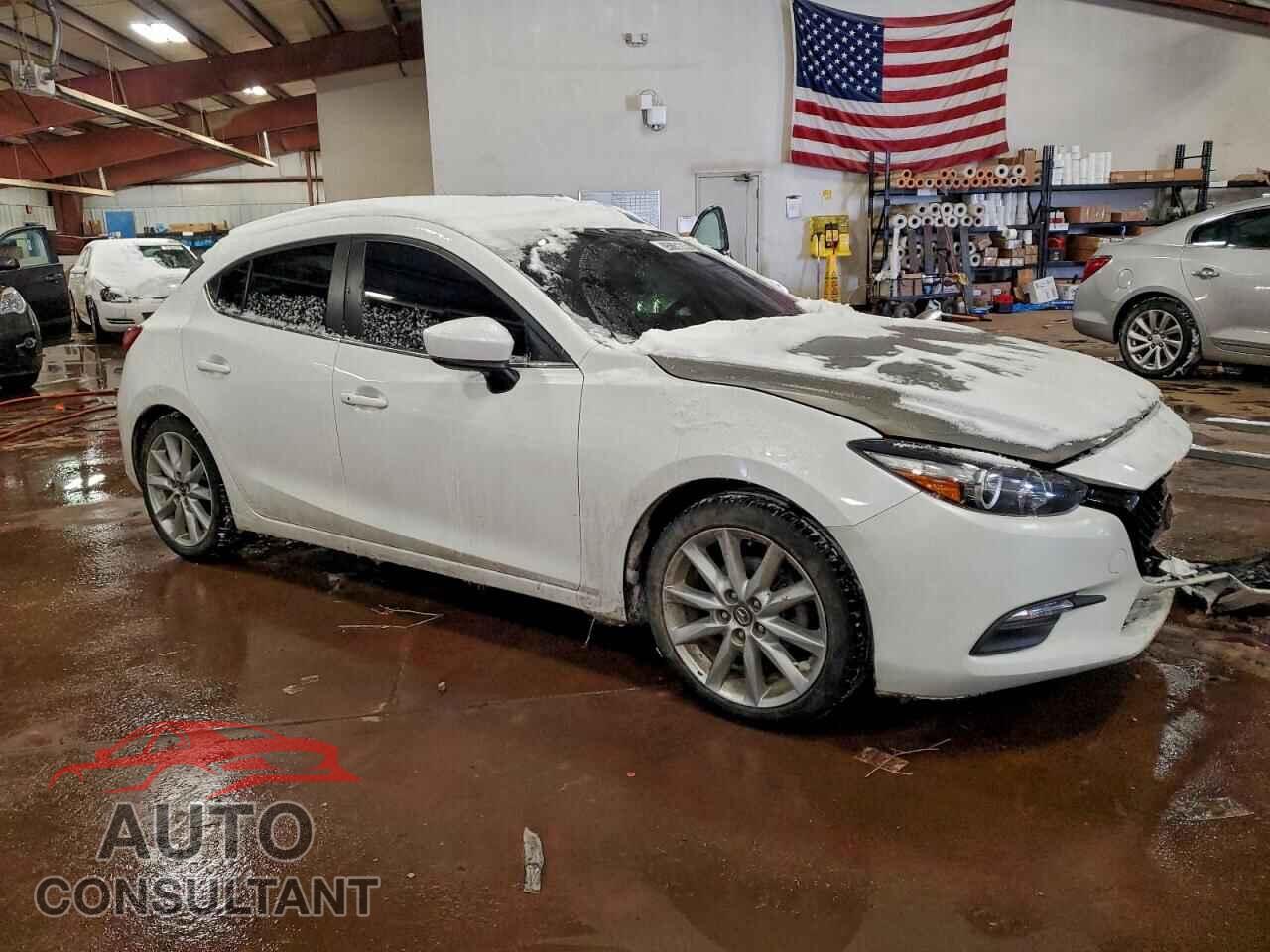 MAZDA 3 2017 - 3MZBN1L79HM117316