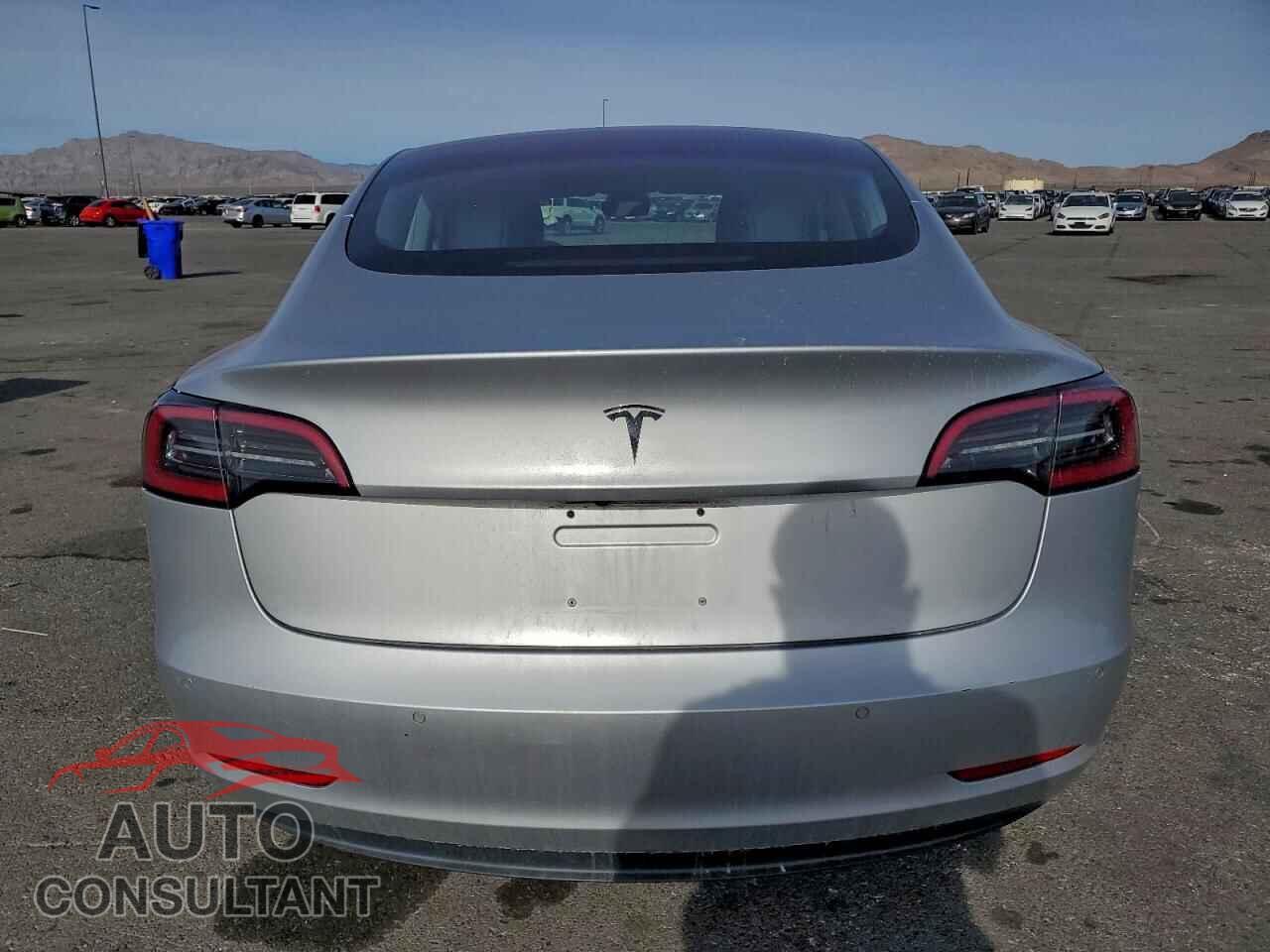 TESLA MODEL 3 2018 - 5YJ3E1EA2JF017858