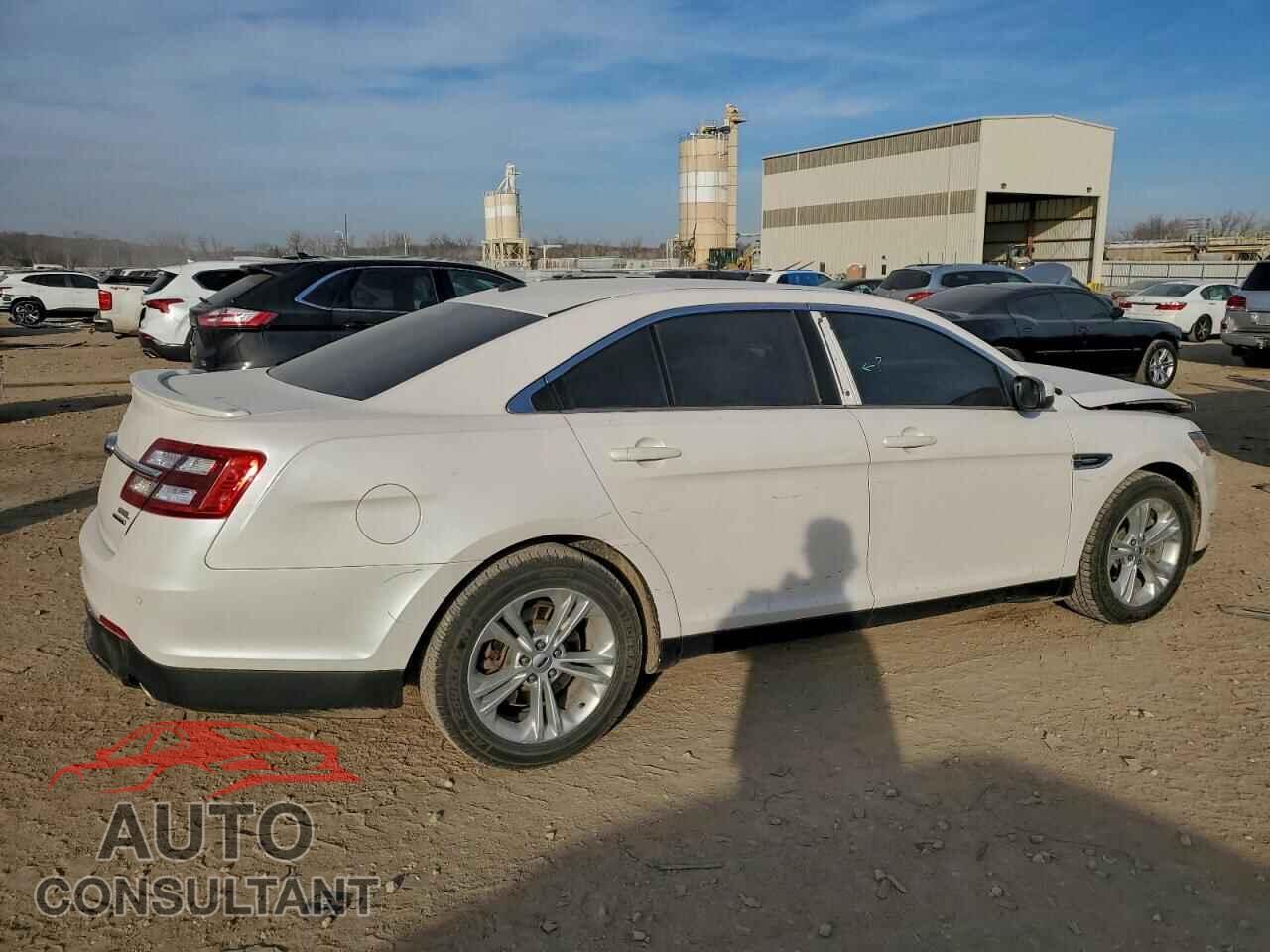 FORD TAURUS 2018 - 1FAHP2E80JG112014