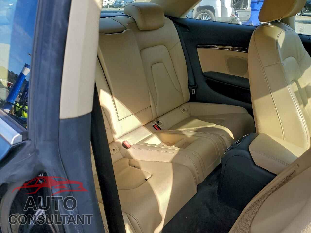 AUDI A5 2014 - WAUCFAFR9EA024383