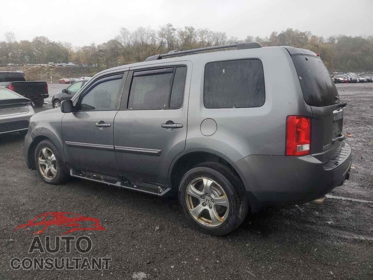 HONDA PILOT 2013 - 5FNYF4H50DB076561
