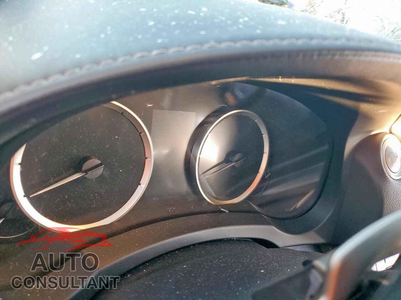 LEXUS IS 2015 - JTHCF1D29F5028239