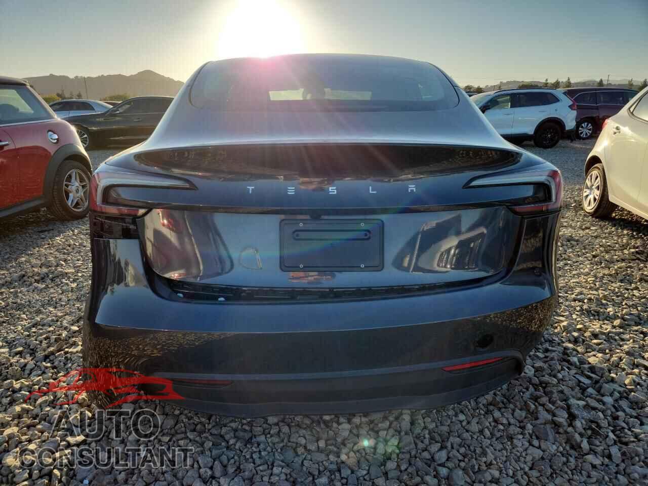 TESLA MODEL 3 2025 - 5YJ3E1EA0SF927056