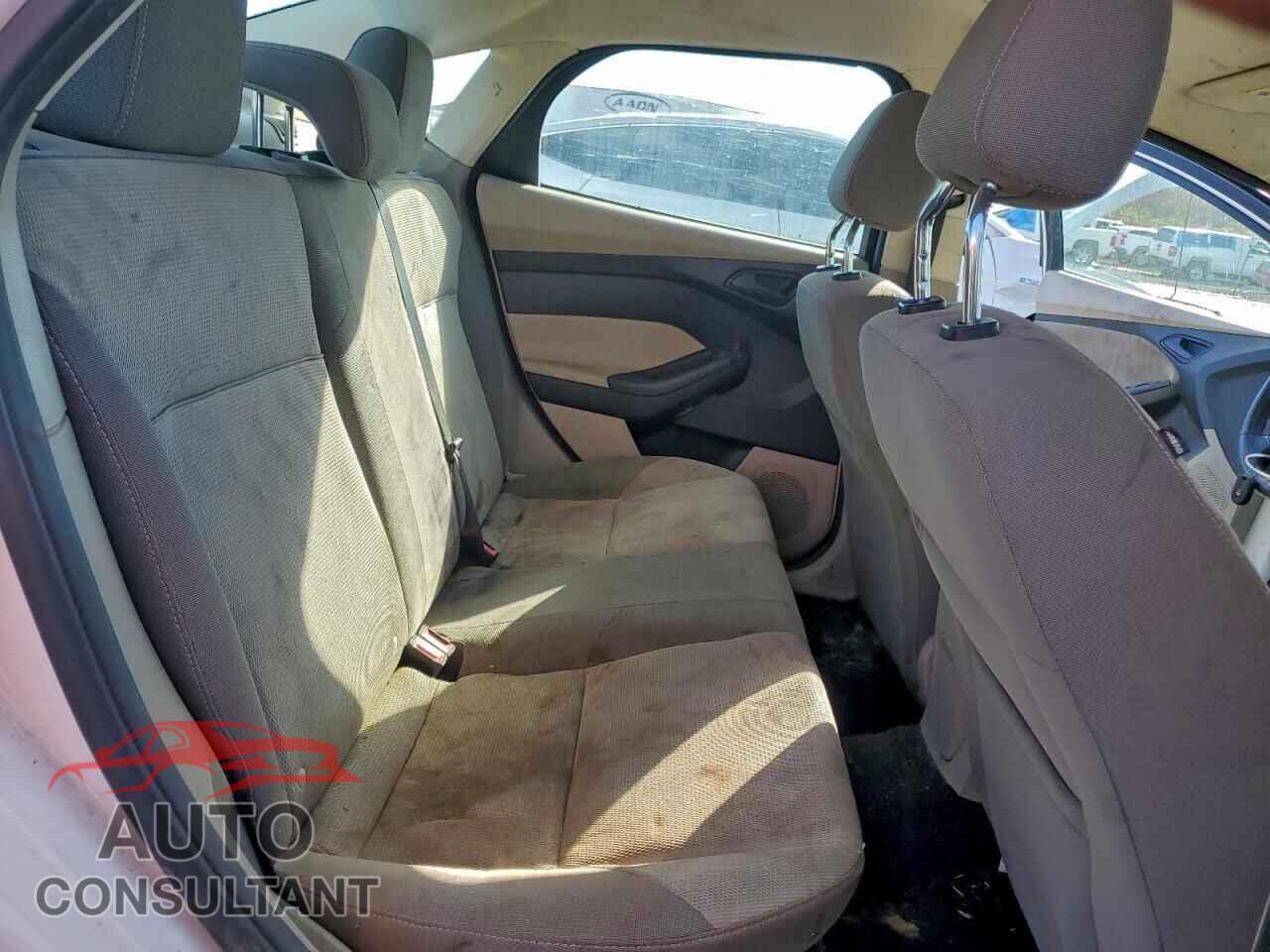 FORD FOCUS 2012 - 1FAHP3F26CL214640
