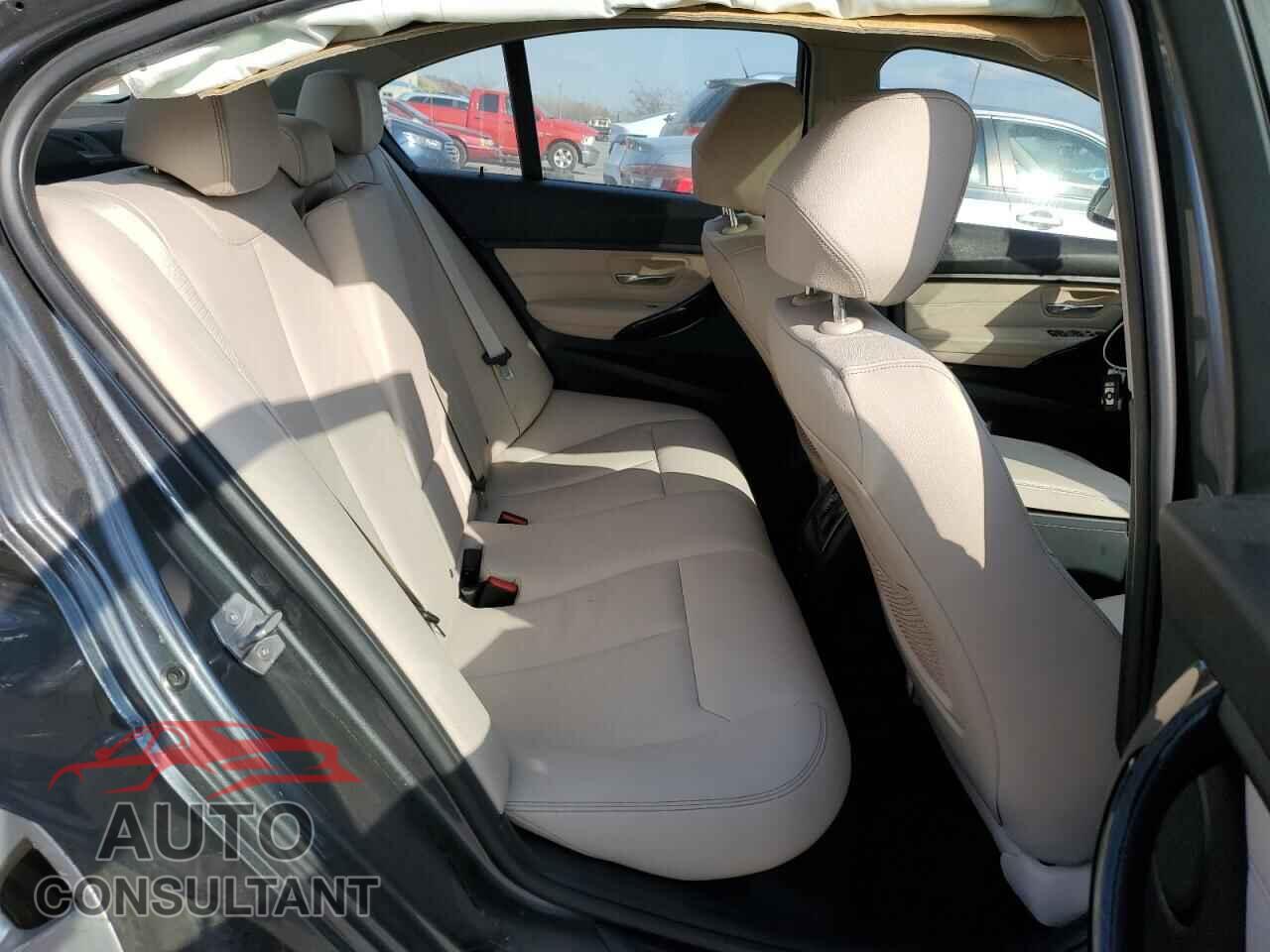 BMW 3 SERIES 2016 - WBA8E5G50GNU20290