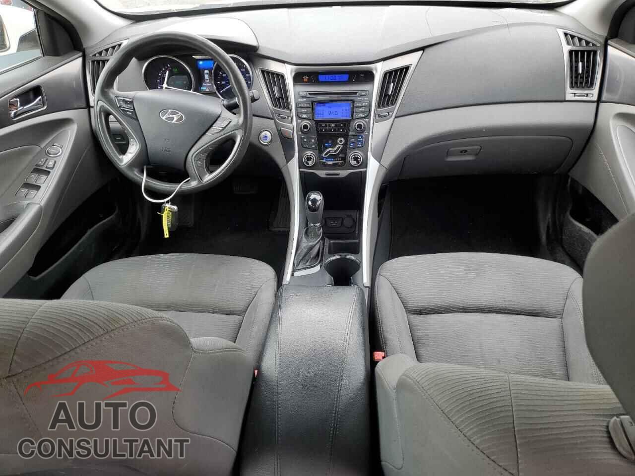 HYUNDAI SONATA 2013 - KMHEC4A47DA088109