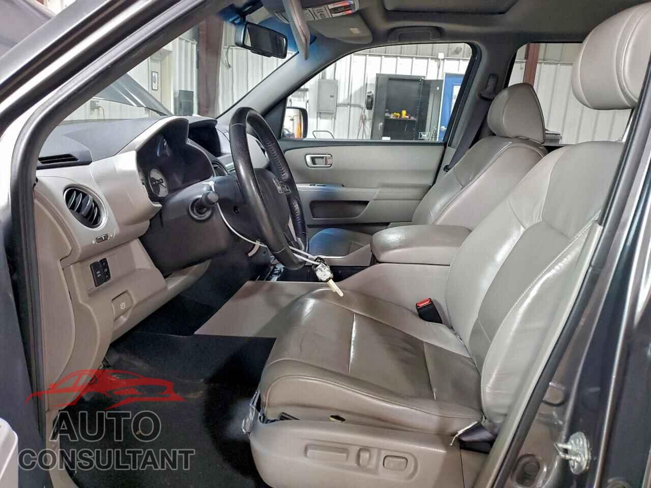 HONDA PILOT 2011 - 5FNYF4H50BB087623
