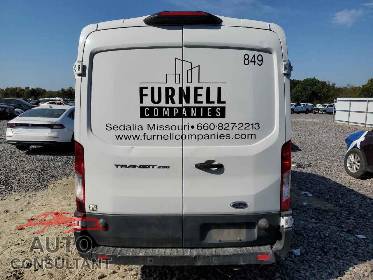 FORD TRANSIT 2019 - 1FTYR2CM0KKA04849