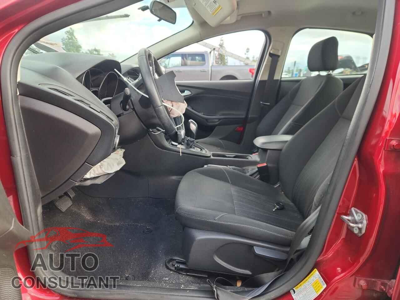 FORD FOCUS 2015 - 1FADP3F23FL324581