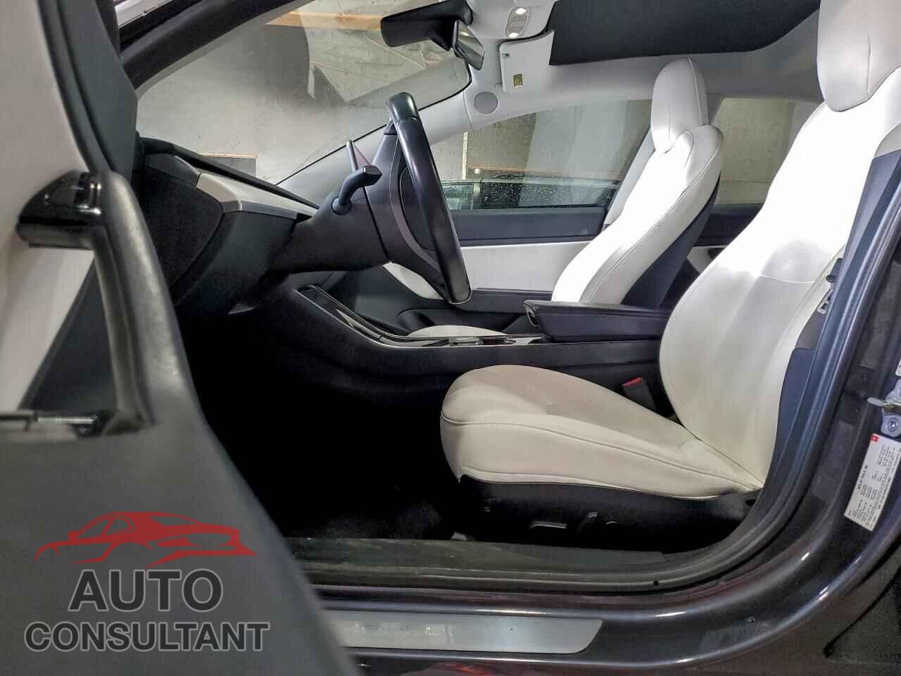 TESLA MODEL 3 2018 - 5YJ3E1EB5JF074953