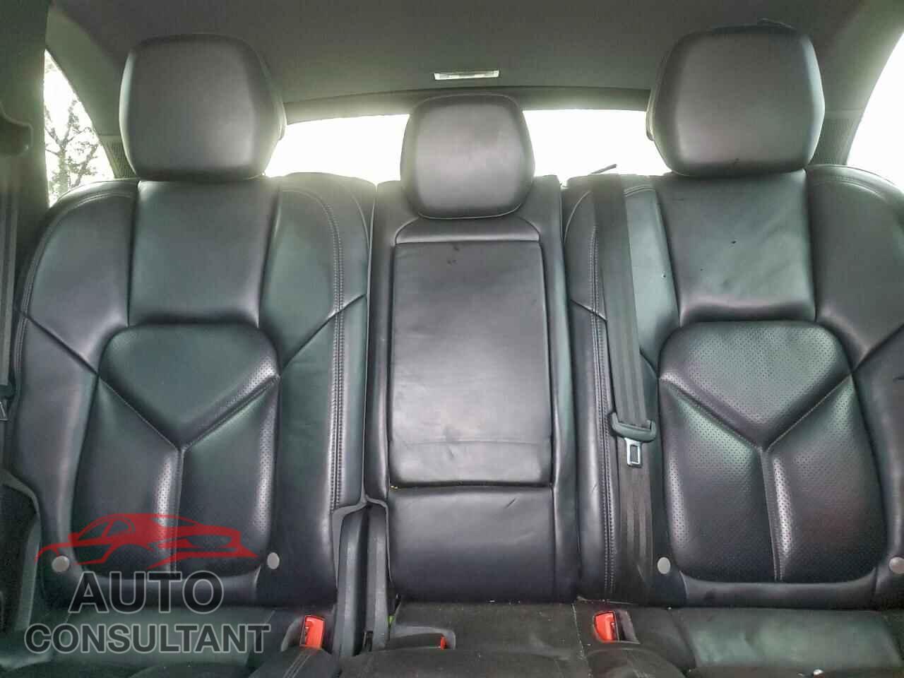 PORSCHE CAYENNE 2017 - WP1AB2A23HLA51205