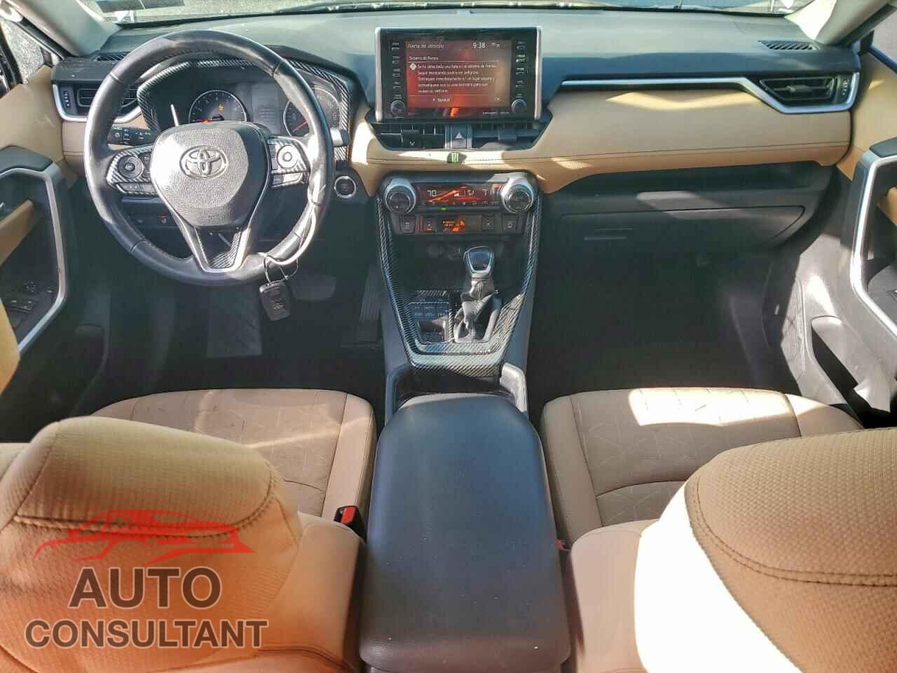 TOYOTA RAV4 2021 - JTMP1RFV8MD070170
