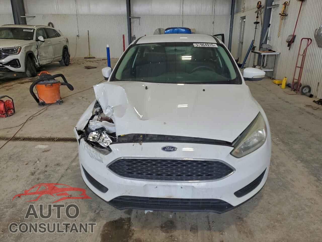 FORD FOCUS 2017 - 1FADP3F22HL219596