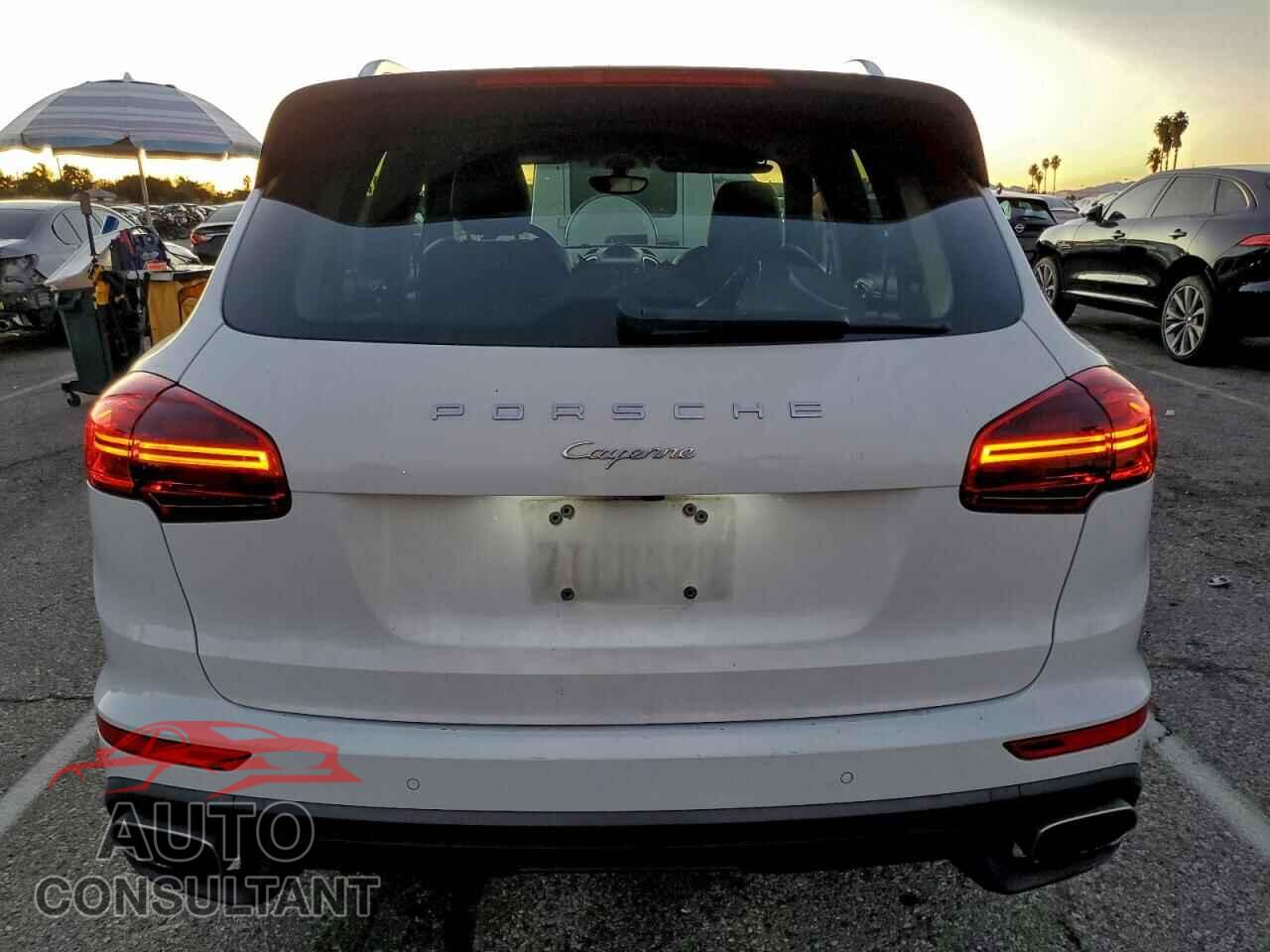 PORSCHE CAYENNE 2016 - WP1AA2A28GKA36514