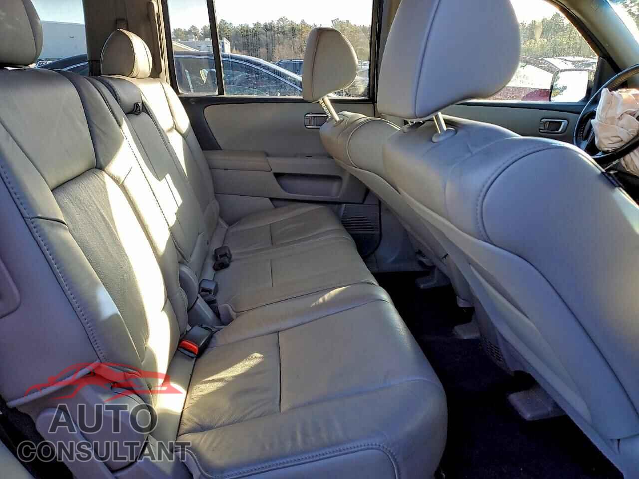 HONDA PILOT 2011 - 5FNYF4H79BB067856