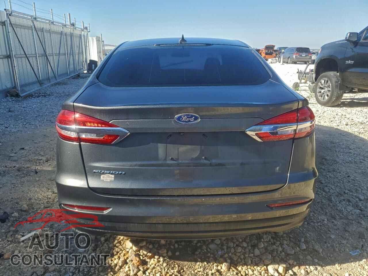FORD FUSION 2020 - 3FA6P0G77LR112331