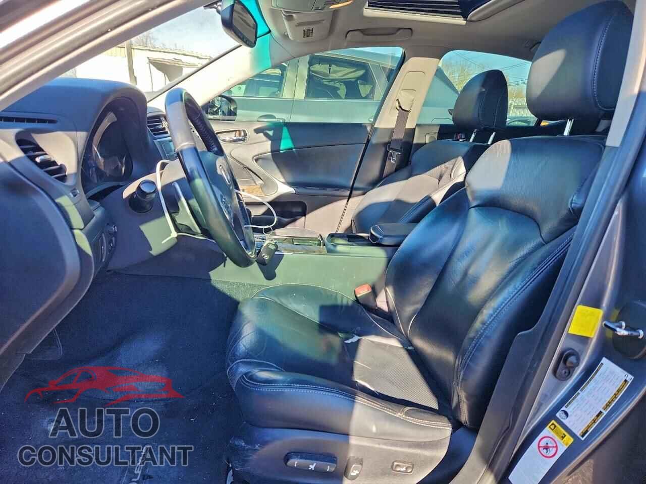 LEXUS IS 2012 - JTHCF5C22C5059840