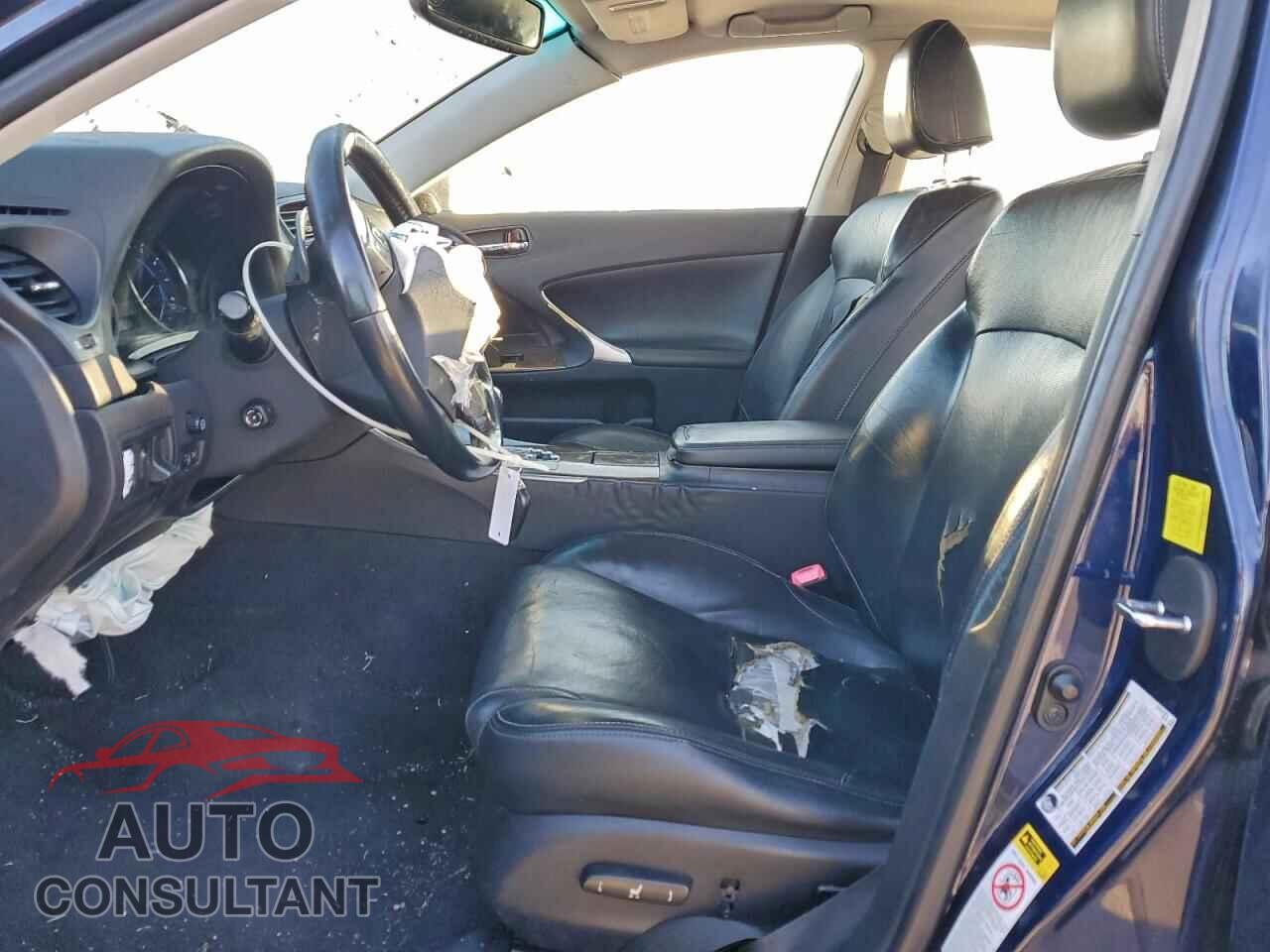 LEXUS IS 2011 - JTHCF5C21B5047239