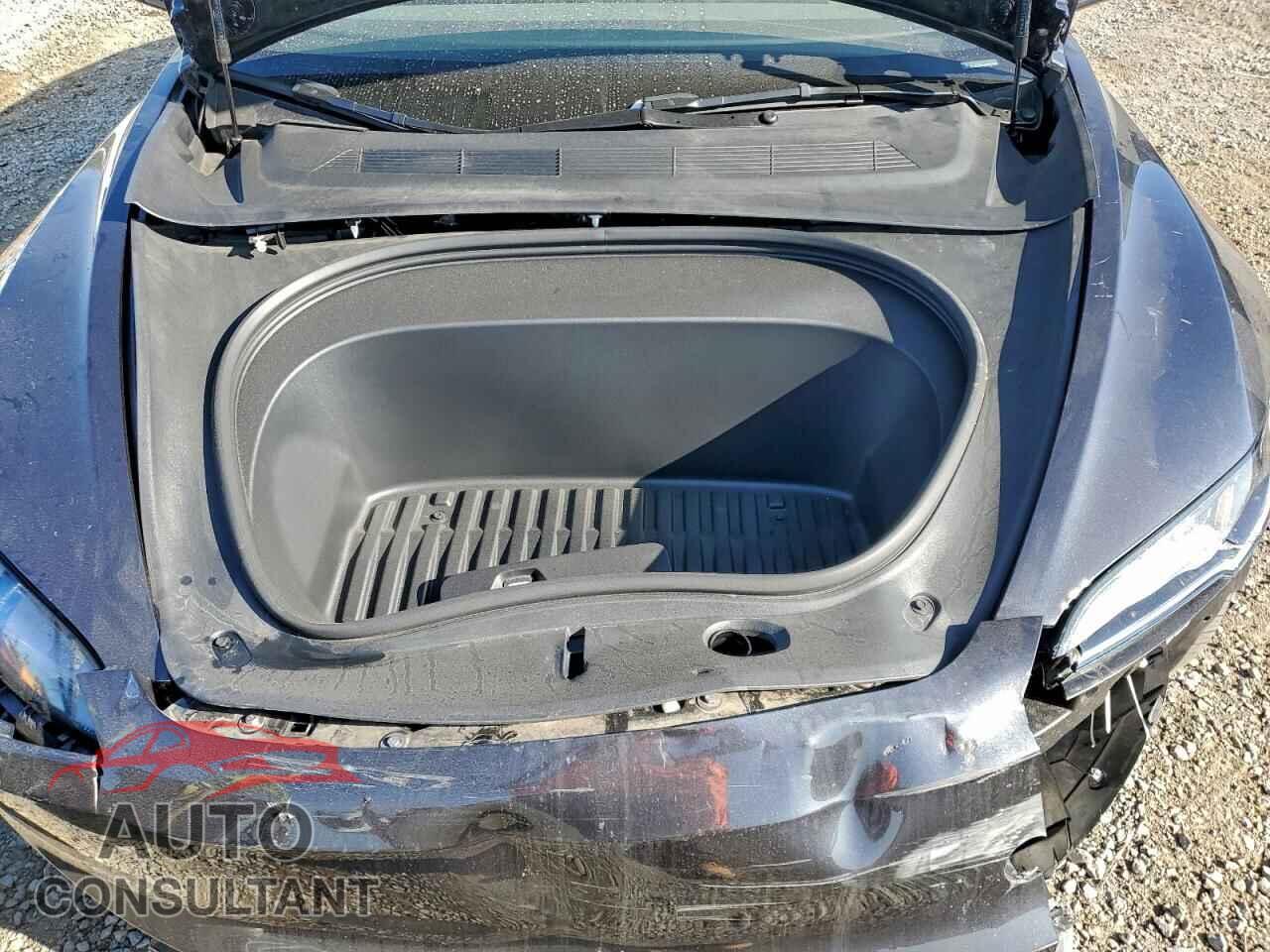 TESLA MODEL 3 2025 - 5YJ3E1EA9SF907856