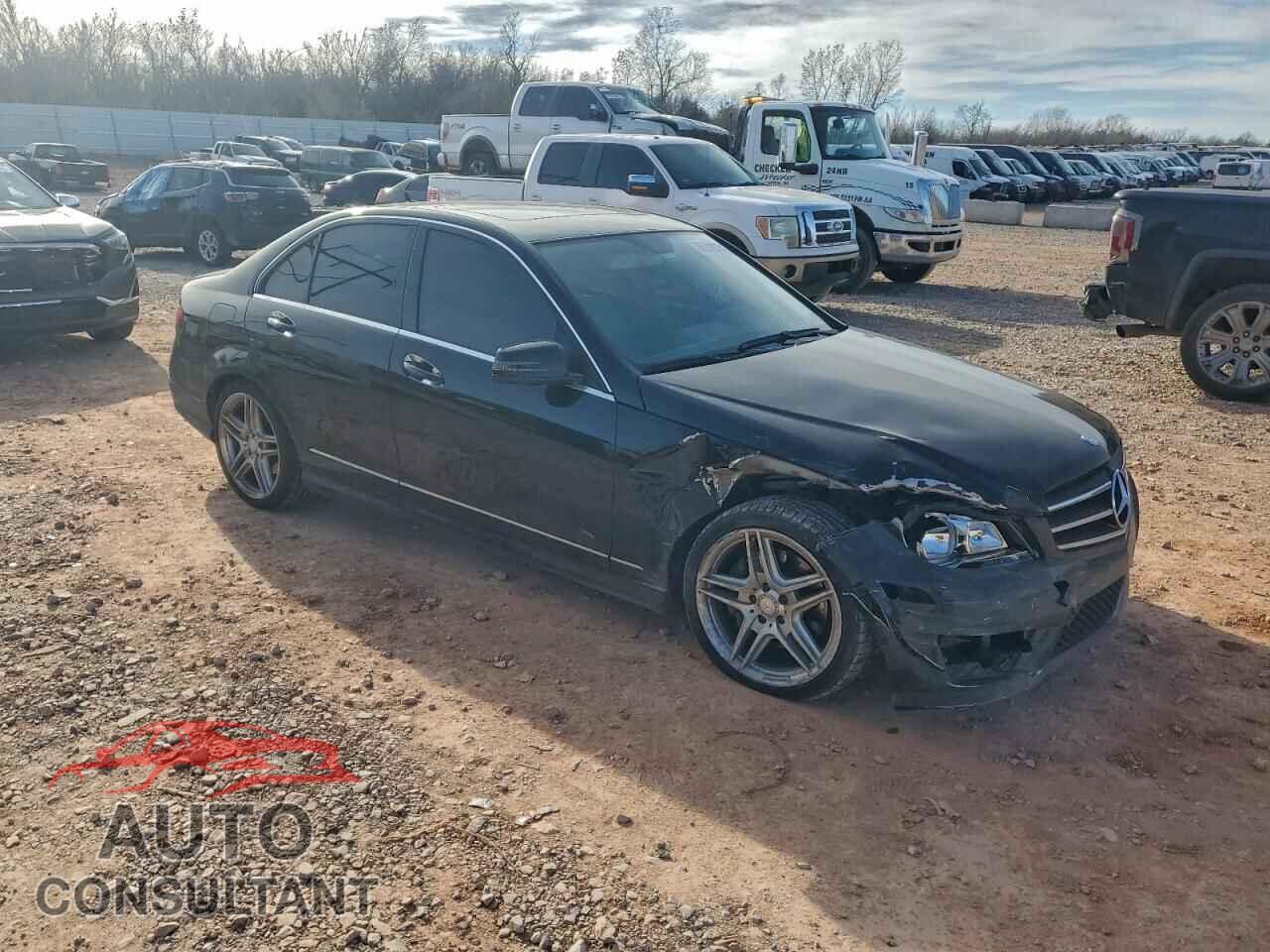 MERCEDES-BENZ C-CLASS 2013 - WDDGF8AB9DR244944