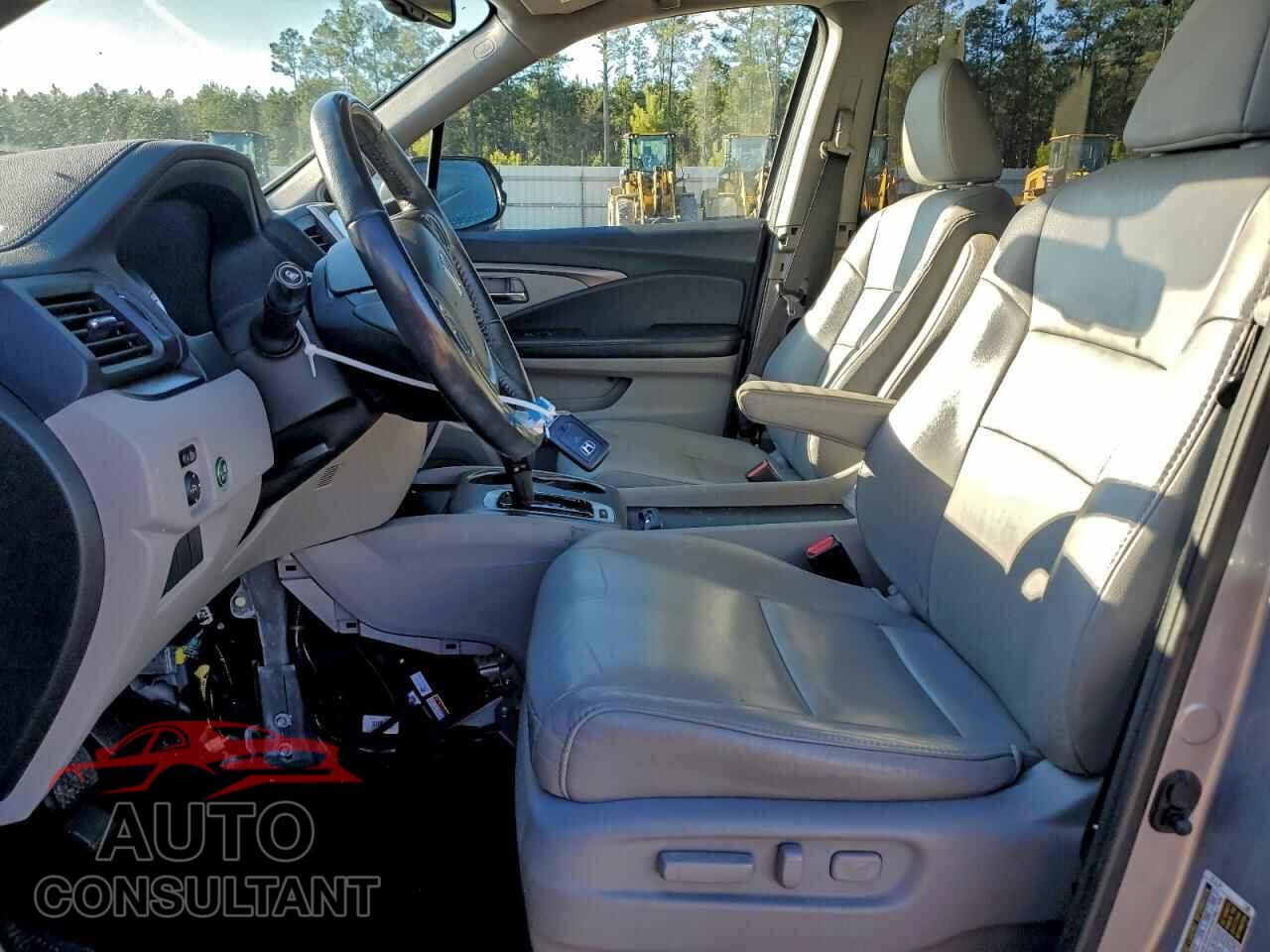 HONDA PILOT 2017 - 5FNYF5H86HB033512