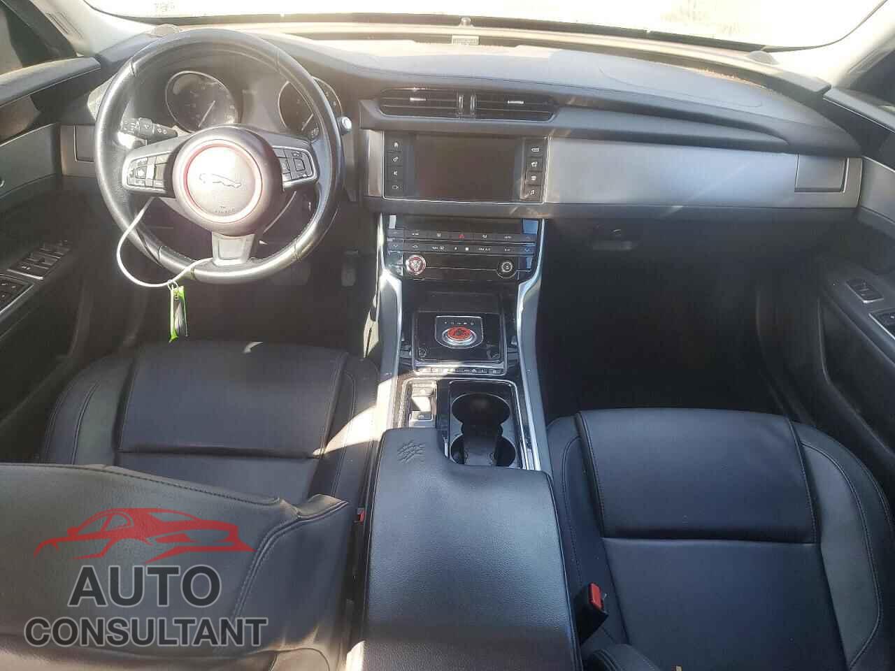 JAGUAR XF 2017 - SAJBD4BV2HCY40421