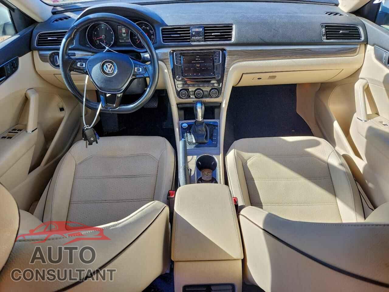 VOLKSWAGEN PASSAT 2018 - 1VWBA7A31JC018785
