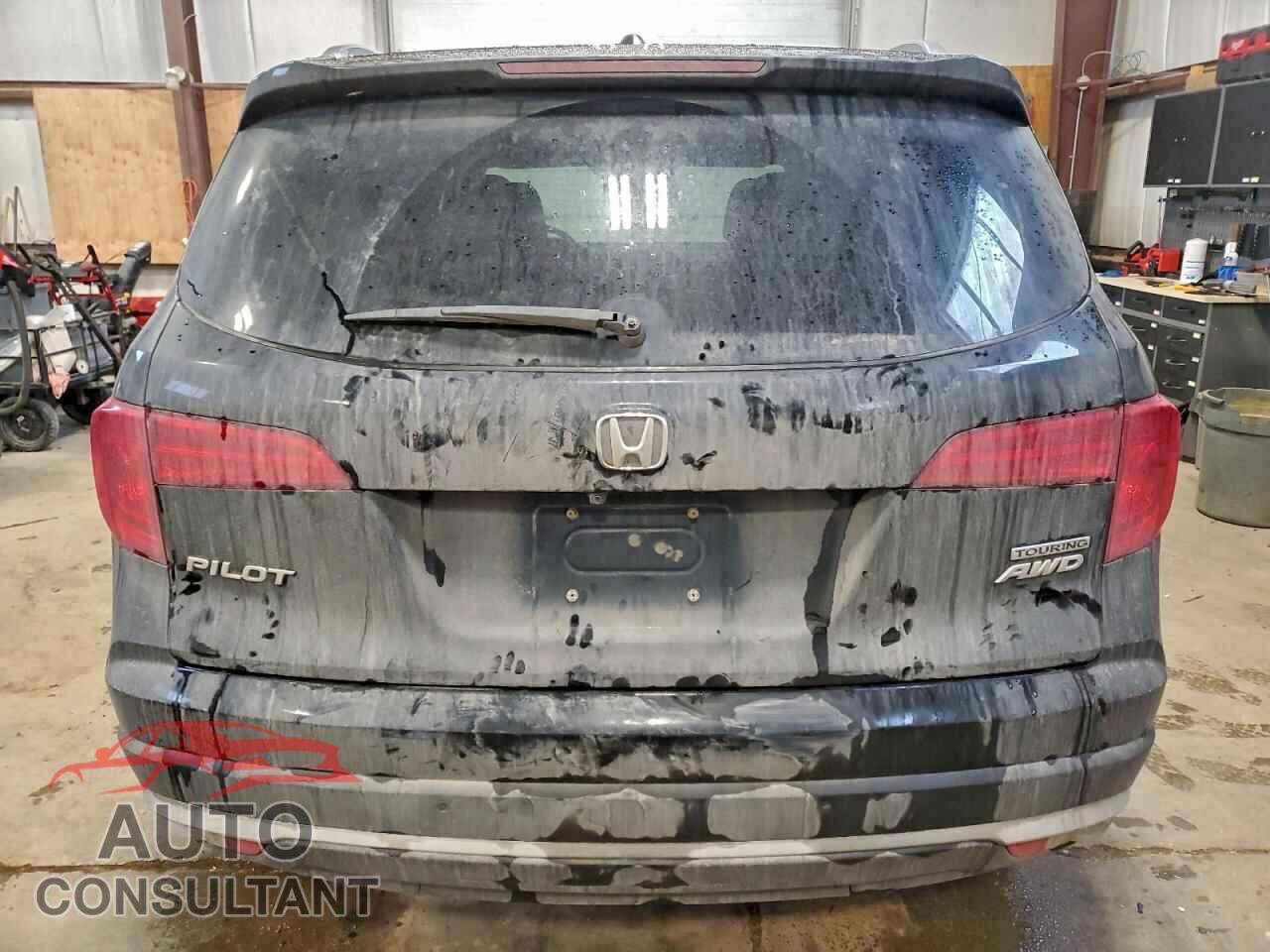 HONDA PILOT 2017 - 5FNYF6H97HB504730