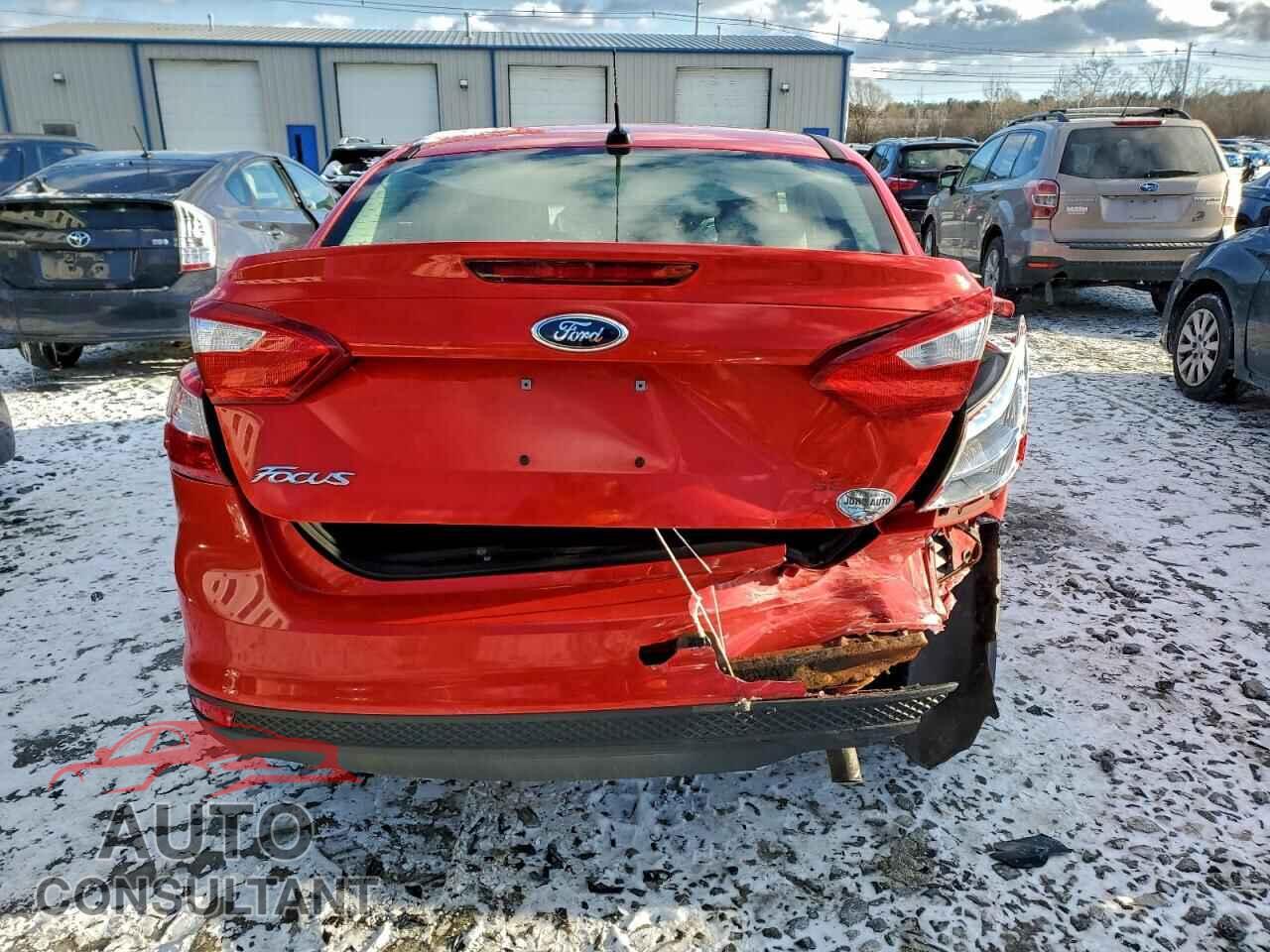 FORD FOCUS 2012 - 1FAHP3F28CL218656