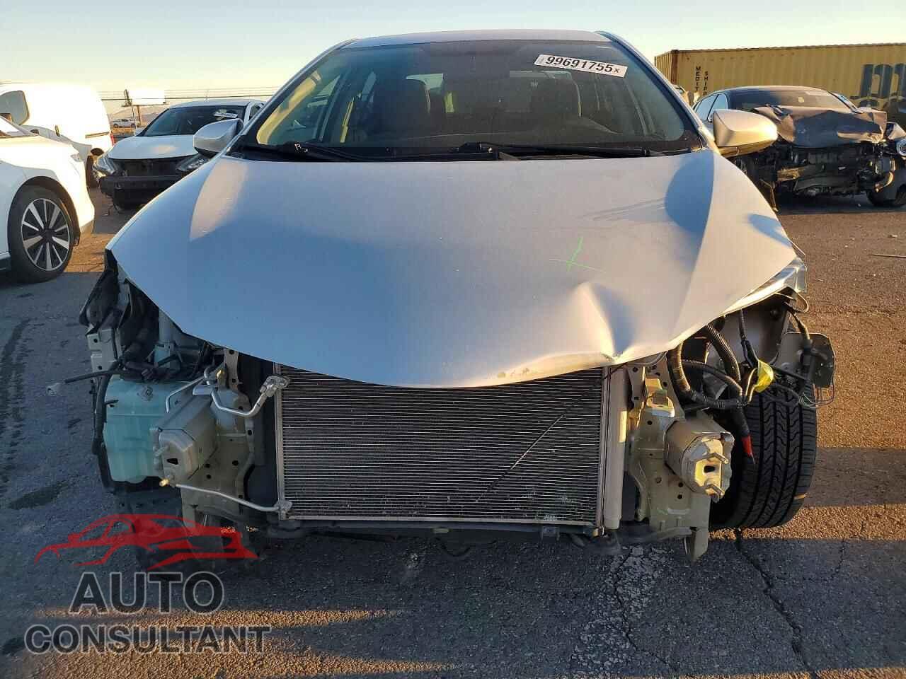 TOYOTA COROLLA 2015 - 5YFBURHE4FP218622