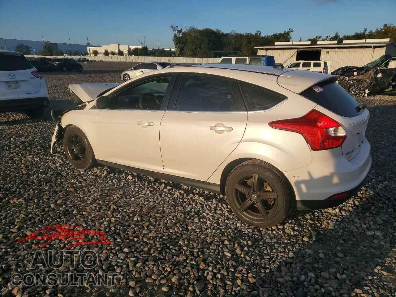 FORD FOCUS 2012 - 1FAHP3M28CL303547