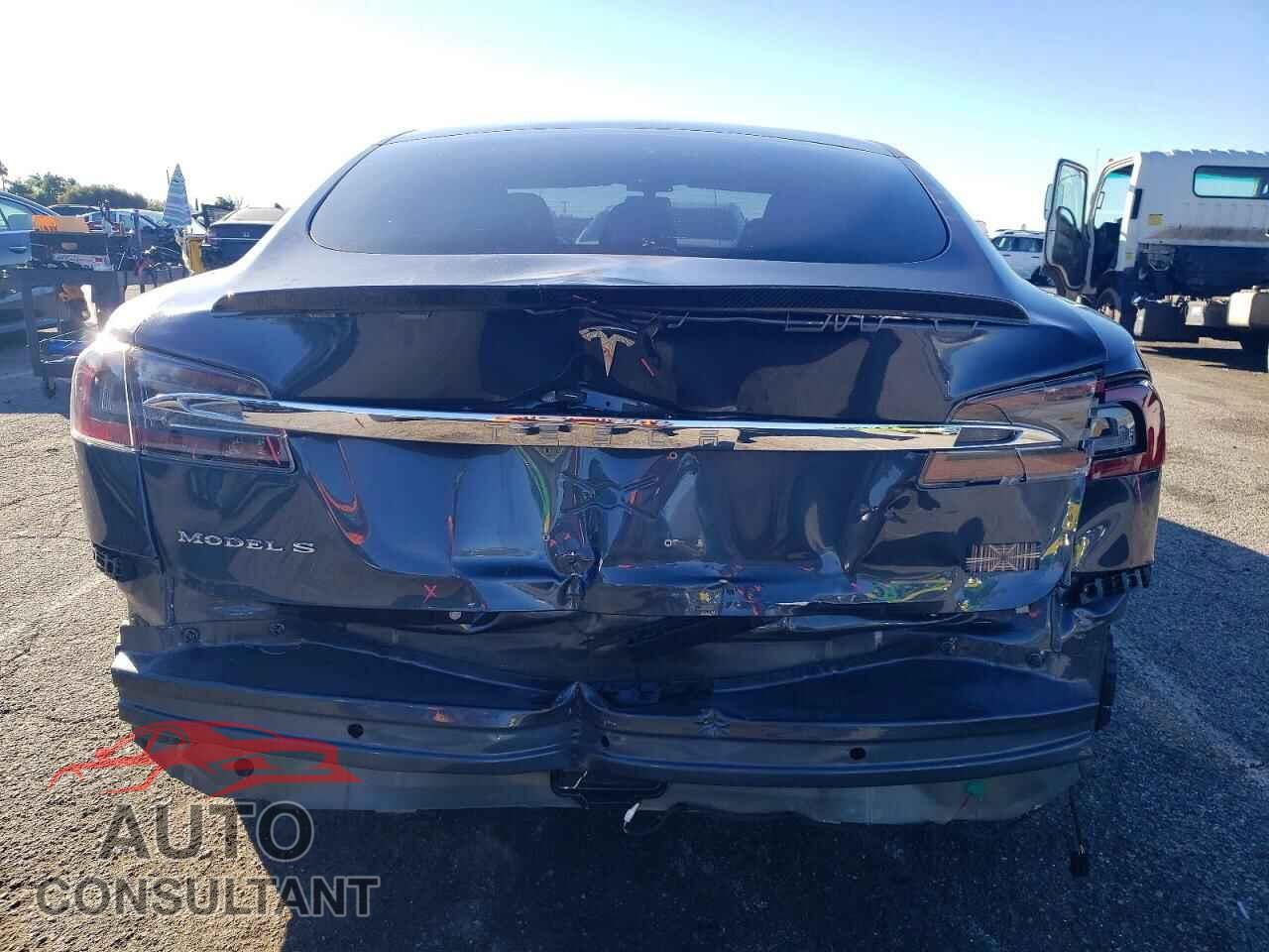TESLA MODEL S 2018 - 5YJSA1E24JF261446