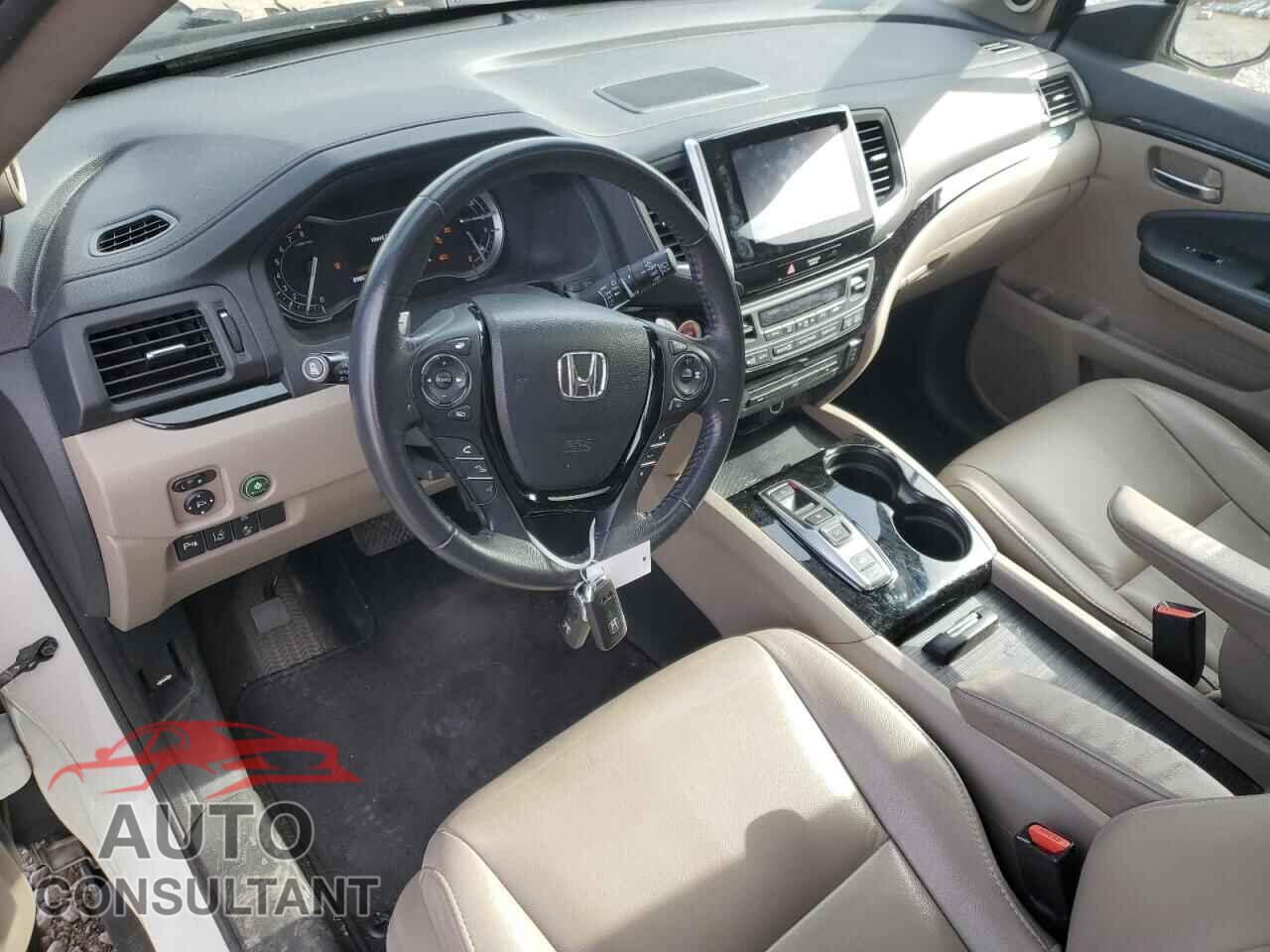 HONDA PILOT 2017 - 5FNYF6H96HB072678